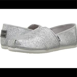 Gray Sparkly Tom Flats